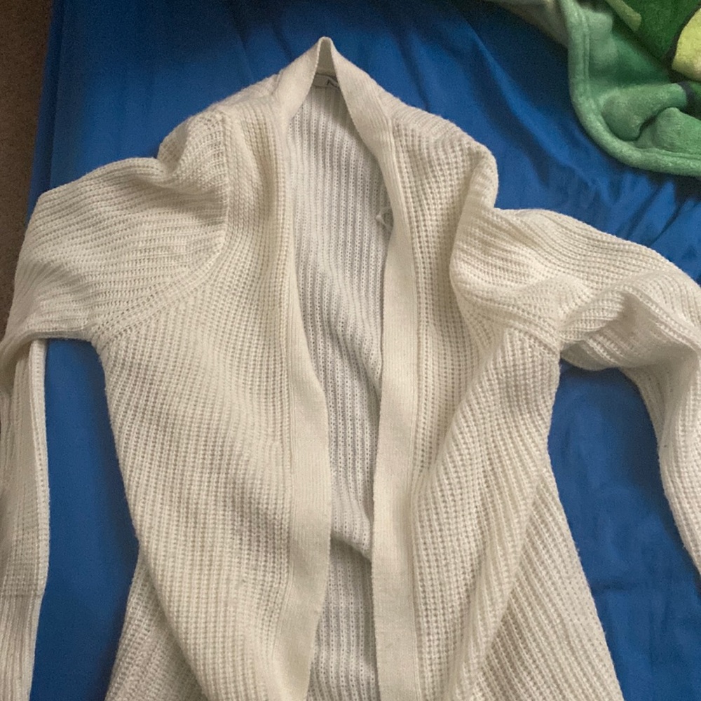 "Cozy Comfort: Fleece Cardigan for Warmth and Style"